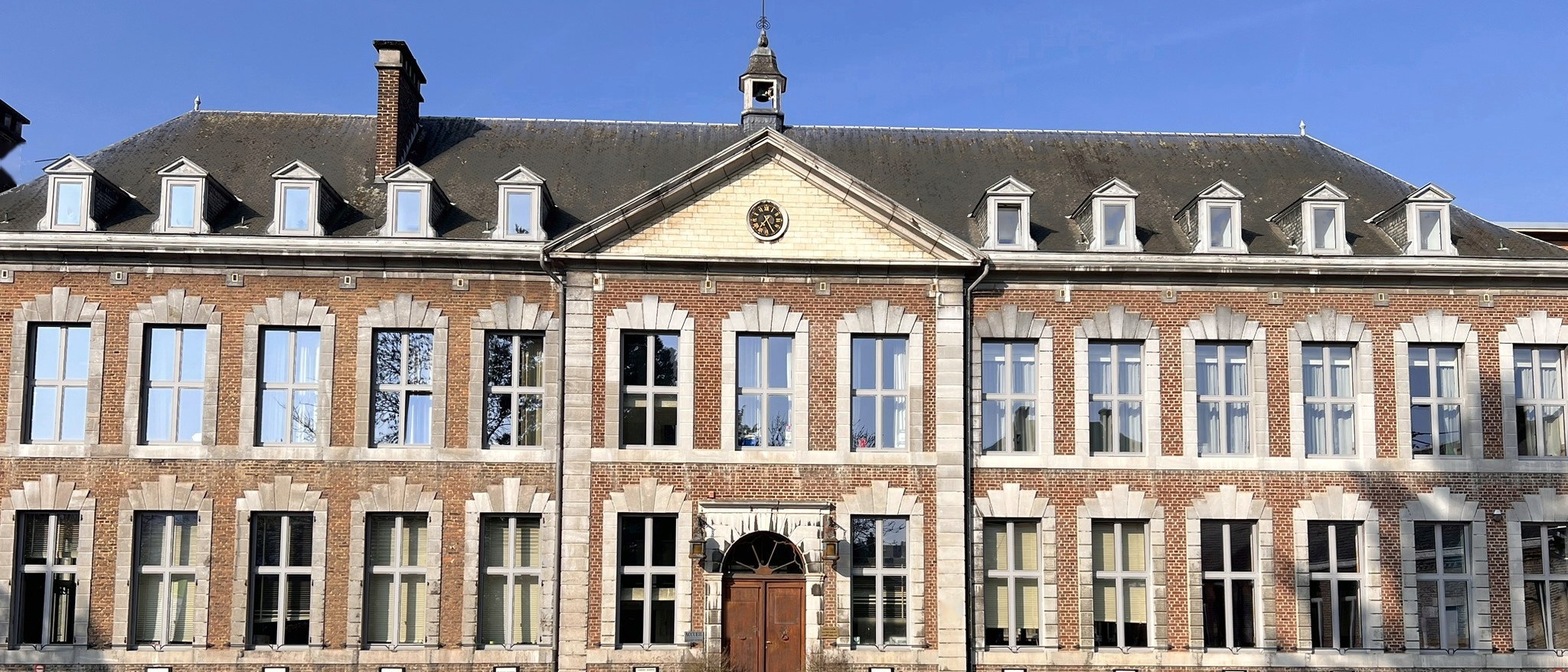 Façade du bâtiment principal de l’implantation de Huy
