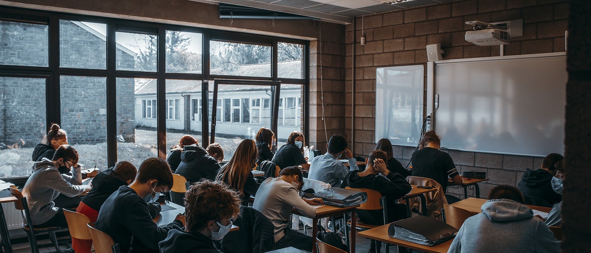 Élèves en classe au premier degré
