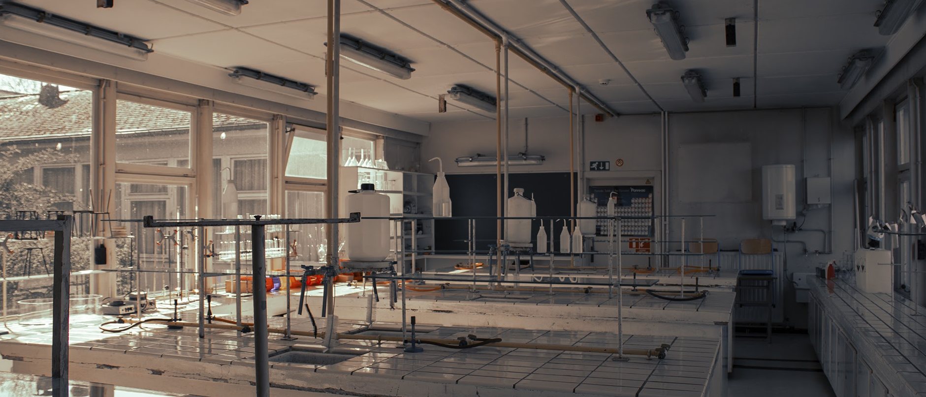 Laboratoire de chimie et ses paillasses